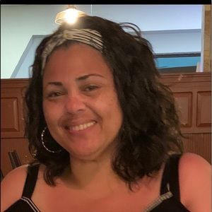 Meet your Posher, Dena